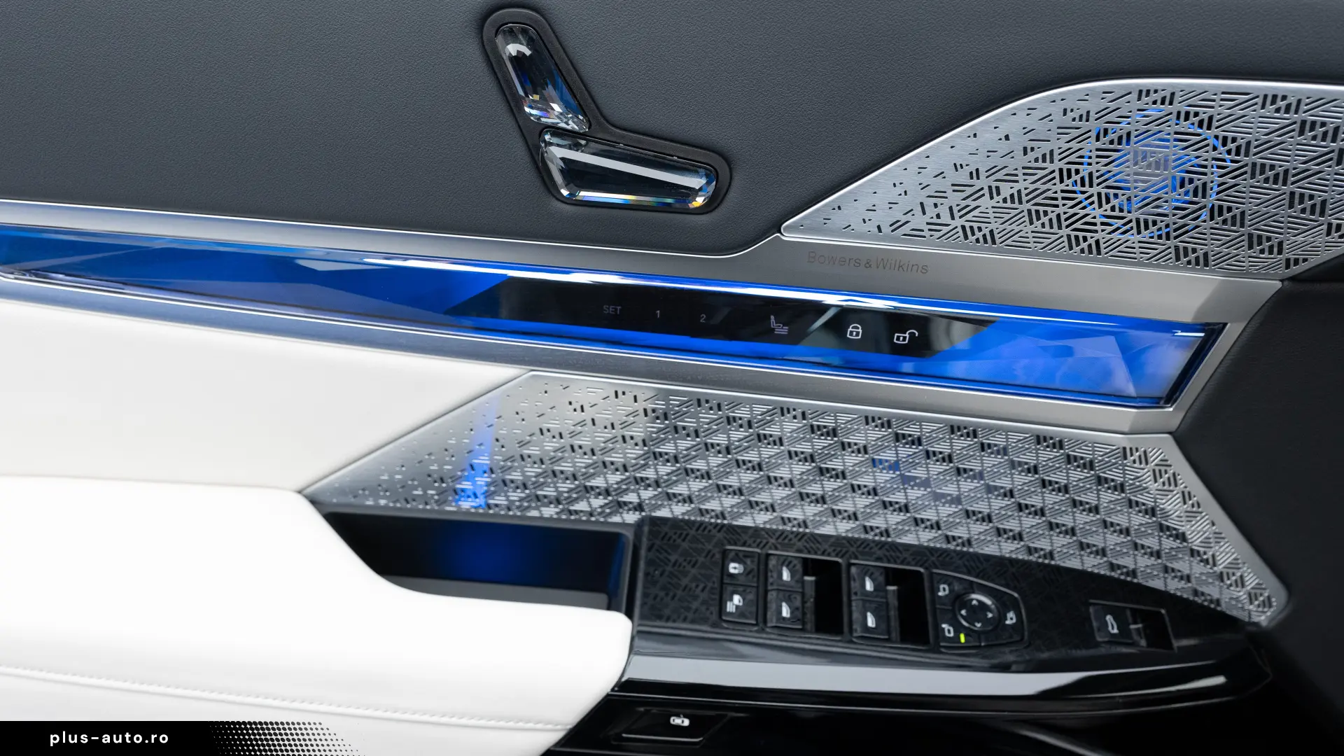 BMW 740d - M-sport Pro - Executive Lounge - TV - B&W - PPF
