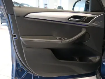 BMW X3 xDrive 20 d Advantage Pano HUD DAB  Navi