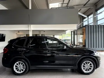 BMW X3  20d xDrive Advantage LED Navi RCAM AHK
