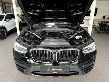 BMW X3  20d xDrive Advantage LED Navi RCAM AHK