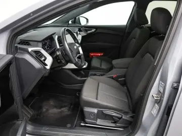 AUDI Q4 45 e-tron qu. S line  Matrix  Pano  Assist