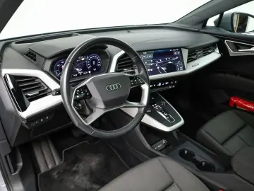 AUDI Q4 45 e-tron qu. S line  Matrix  Pano  Assist