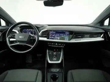 AUDI Q4 45 e-tron qu. S line  Matrix  Pano  Assist