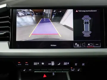 AUDI Q4 45 e-tron qu. S line  Matrix  Pano  Assist