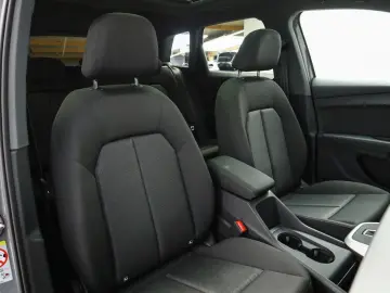 AUDI Q4 45 e-tron qu. S line  Matrix  Pano  Assist