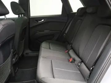 AUDI Q4 45 e-tron qu. S line  Matrix  Pano  Assist