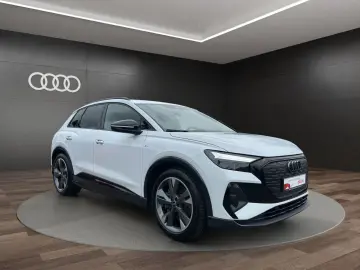 AUDI Q4 45 e-tron quattro S LINE FAHRSCHULAUSSTATTUNG