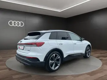 AUDI Q4 45 e-tron quattro S LINE FAHRSCHULAUSSTATTUNG