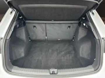 AUDI Q4 45 e-tron quattro S LINE FAHRSCHULAUSSTATTUNG