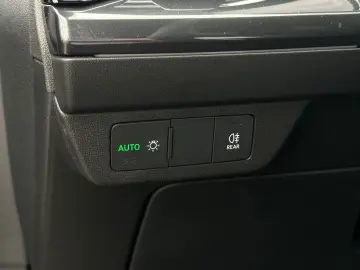 AUDI Q4 45 e-tron quattro S LINE FAHRSCHULAUSSTATTUNG