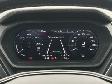 AUDI Q4 45 e-tron quattro S LINE FAHRSCHULAUSSTATTUNG