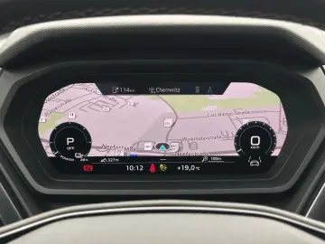 AUDI Q4 45 e-tron quattro S LINE FAHRSCHULAUSSTATTUNG