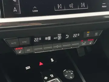 AUDI Q4 45 e-tron quattro S LINE FAHRSCHULAUSSTATTUNG