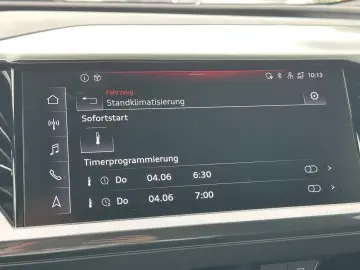 AUDI Q4 45 e-tron quattro S LINE FAHRSCHULAUSSTATTUNG