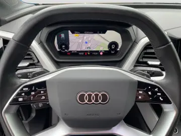 AUDI Q4 45 e-tron quattro S line Navi Einpark