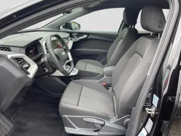 AUDI Q4 45 e-tron quattro S line Navi Einpark