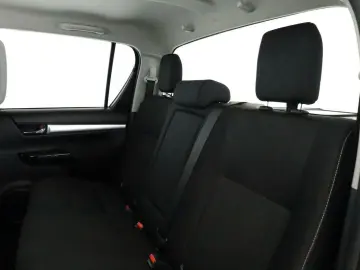 TOYOTA Hilux Double Cab 2.8 4x4 Comfort Nav ACC Kam AHK