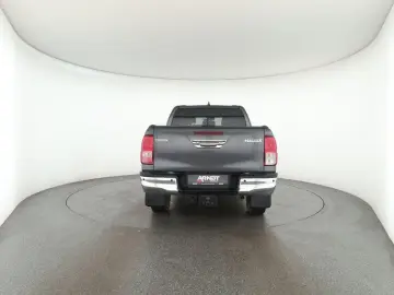 TOYOTA Hilux Double Cab 2.8 4x4 Comfort Nav ACC Kam AHK