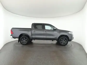 TOYOTA Hilux Double Cab 2.8 4x4 Comfort Nav ACC Kam AHK
