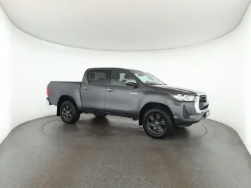 TOYOTA Hilux Double Cab 2.8 4x4 Comfort Nav ACC Kam AHK