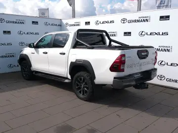 TOYOTA Hilux Double Cab Invincible 4x4 Bügel Rollo AHK