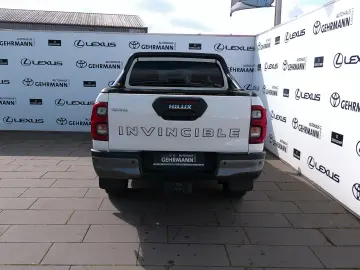 TOYOTA Hilux Double Cab Invincible 4x4 Bügel Rollo AHK