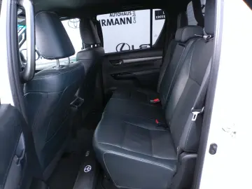 TOYOTA Hilux Double Cab Invincible 4x4 Bügel Rollo AHK