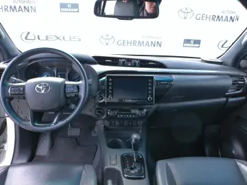 TOYOTA Hilux Double Cab Invincible 4x4 Bügel Rollo AHK