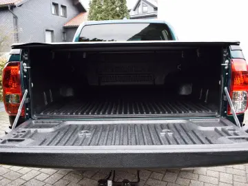 TOYOTA Hilux Double Cab 2.8 D-4D Comfort