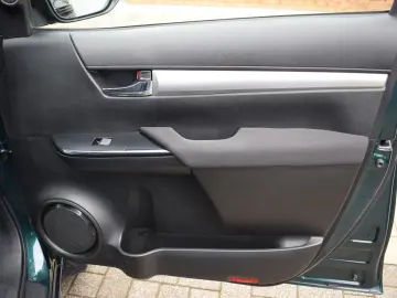 TOYOTA Hilux Double Cab 2.8 D-4D Comfort