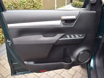 TOYOTA Hilux Double Cab 2.8 D-4D Comfort