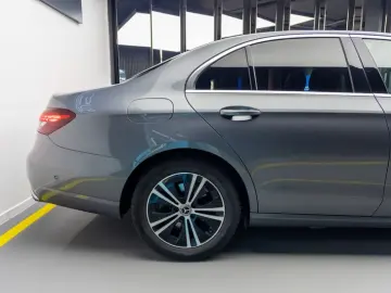 Mercedes-Benz E 200