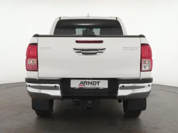 TOYOTA Hilux Double Cab 2.8 4x4 Comfort Nav ACC Kam AHK
