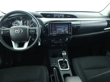 TOYOTA Hilux Double Cab 2.8 4x4 Comfort Nav ACC Kam AHK