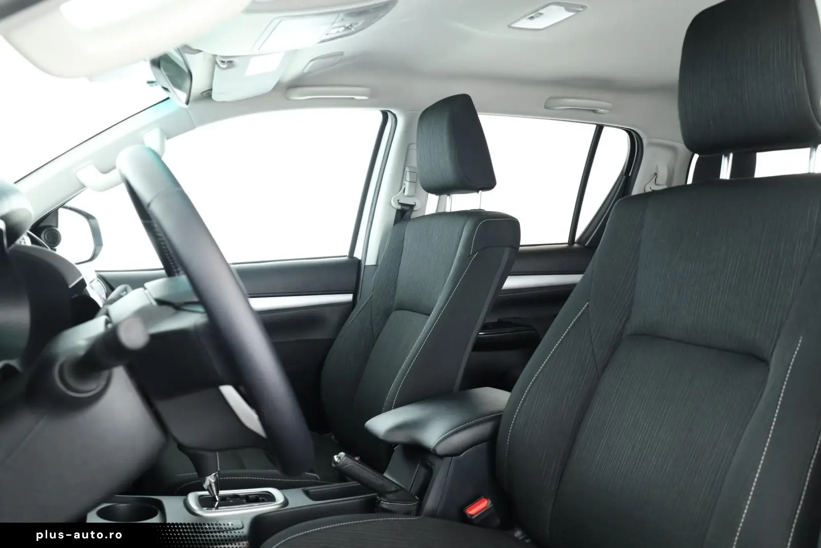 TOYOTA Hilux Double Cab 2.8 4x4 Comfort Nav ACC Kam AHK