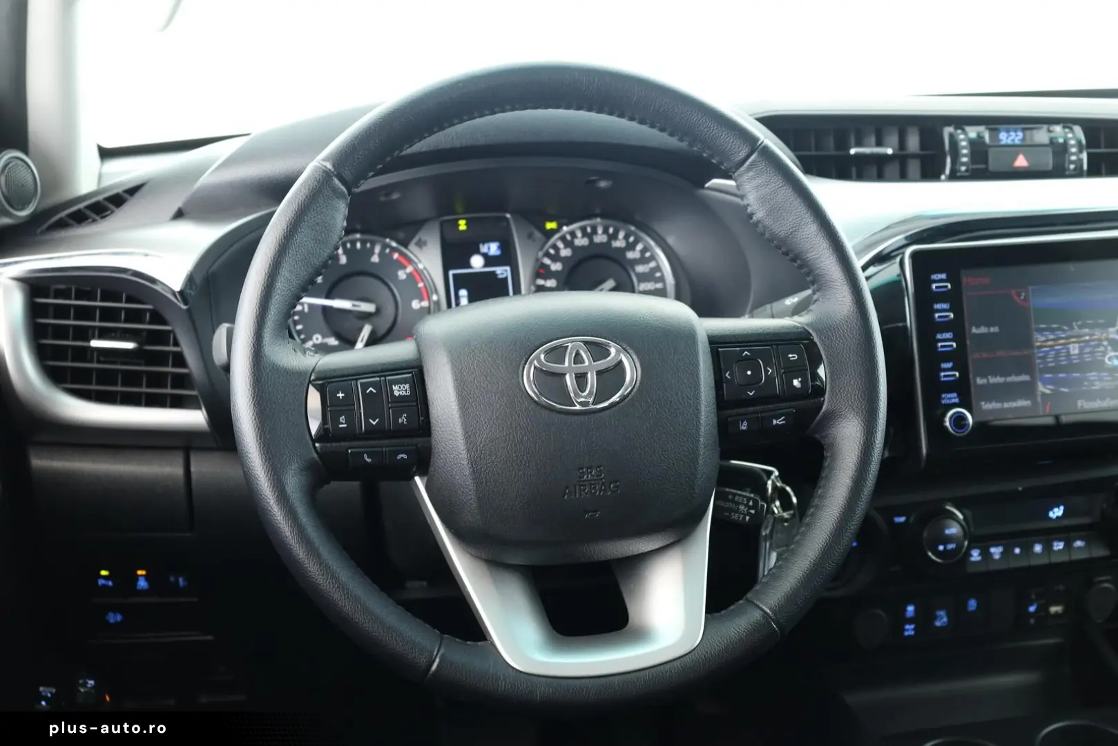 TOYOTA Hilux Double Cab 2.8 4x4 Comfort Nav ACC Kam AHK