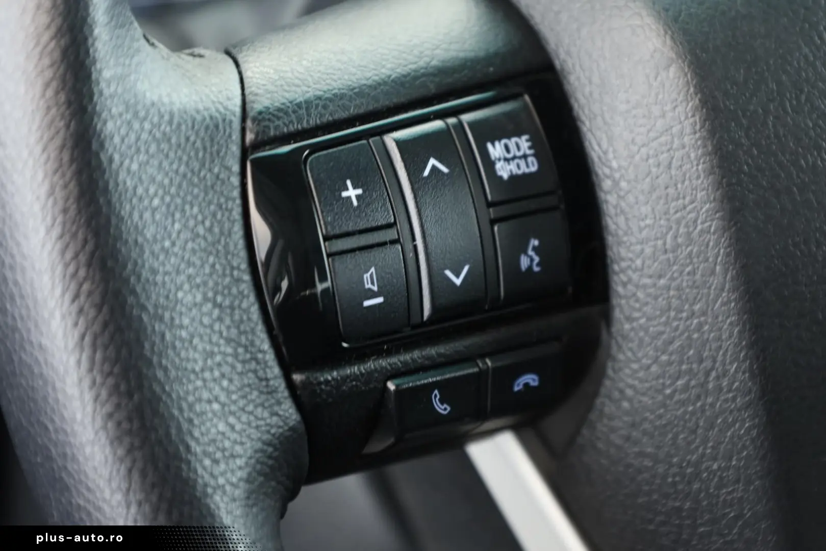 TOYOTA Hilux Double Cab 2.8 4x4 Comfort Nav ACC Kam AHK