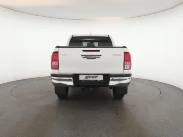 TOYOTA Hilux Double Cab 2.8 4x4 Comfort Nav ACC Kam AHK