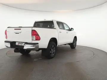 TOYOTA Hilux Double Cab 2.8 4x4 Comfort Nav ACC Kam AHK
