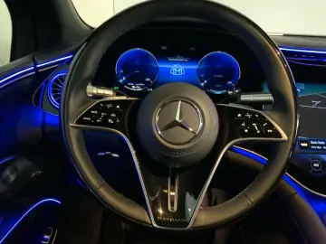 MERCEDES-BENZ Maybach EQS 680 SUV Night Series First-Class
