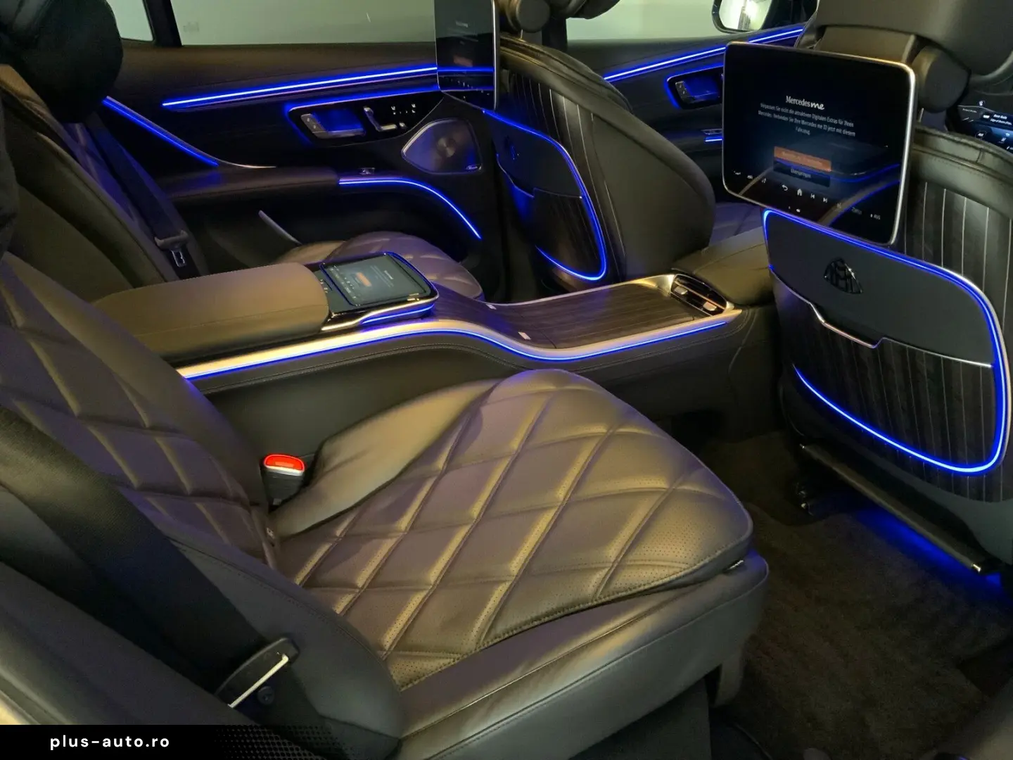 MERCEDES-BENZ Maybach EQS 680 SUV Night Series First-Class