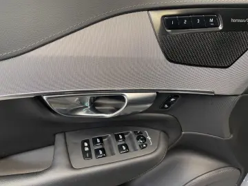 VOLVO XC90 B5 (Diesel) Plus Dark ACC AHK AUT Kam. Navi