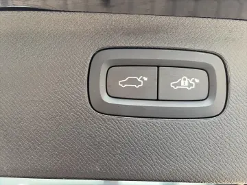 VOLVO XC90 Ultimate Bright Recharge Plug-In Hybrid AWD