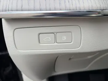 VOLVO XC90 Ultimate Bright Recharge Plug-In Hybrid AWD
