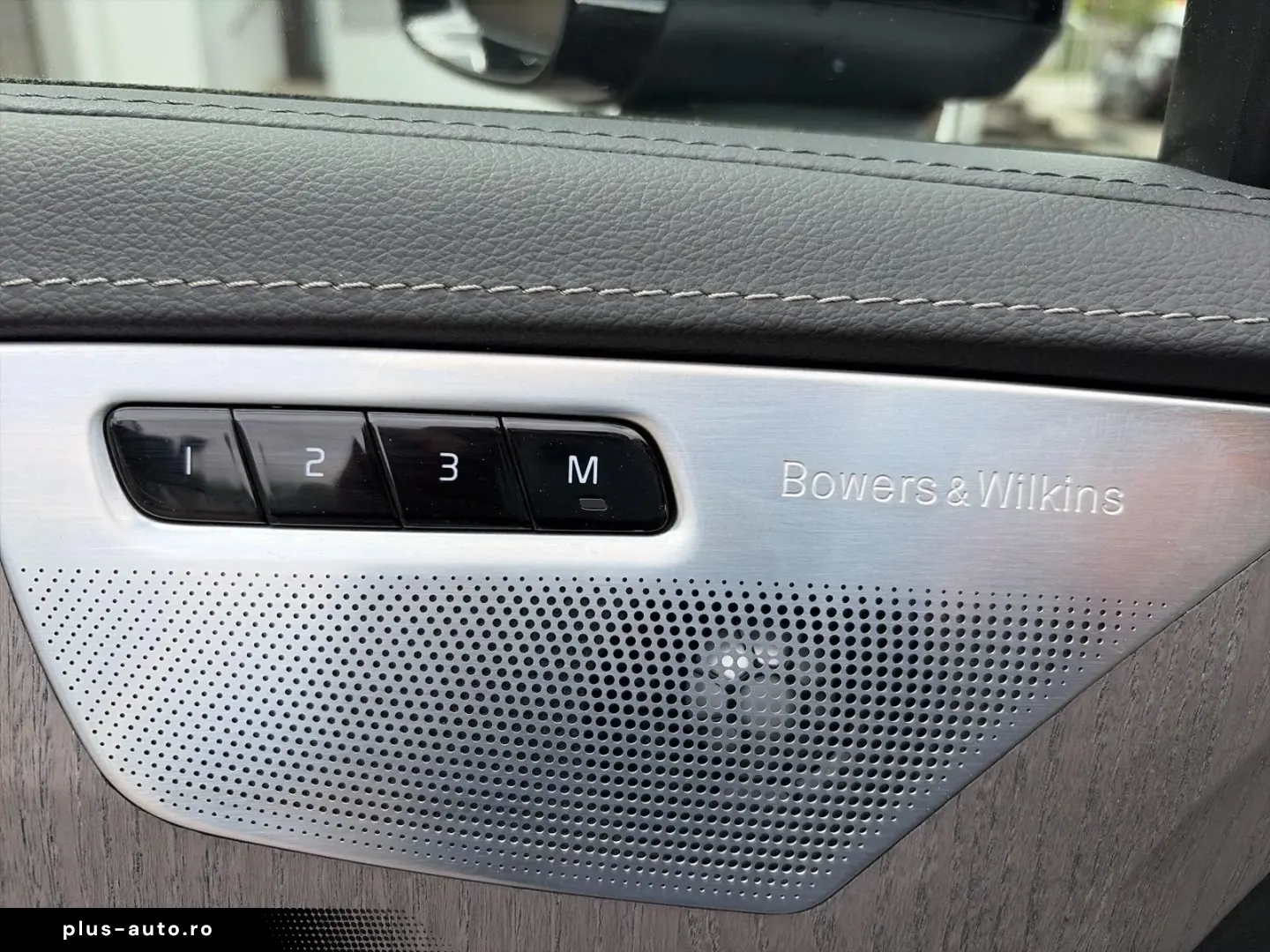 VOLVO XC90 Ultimate Bright Recharge Plug-In Hybrid AWD