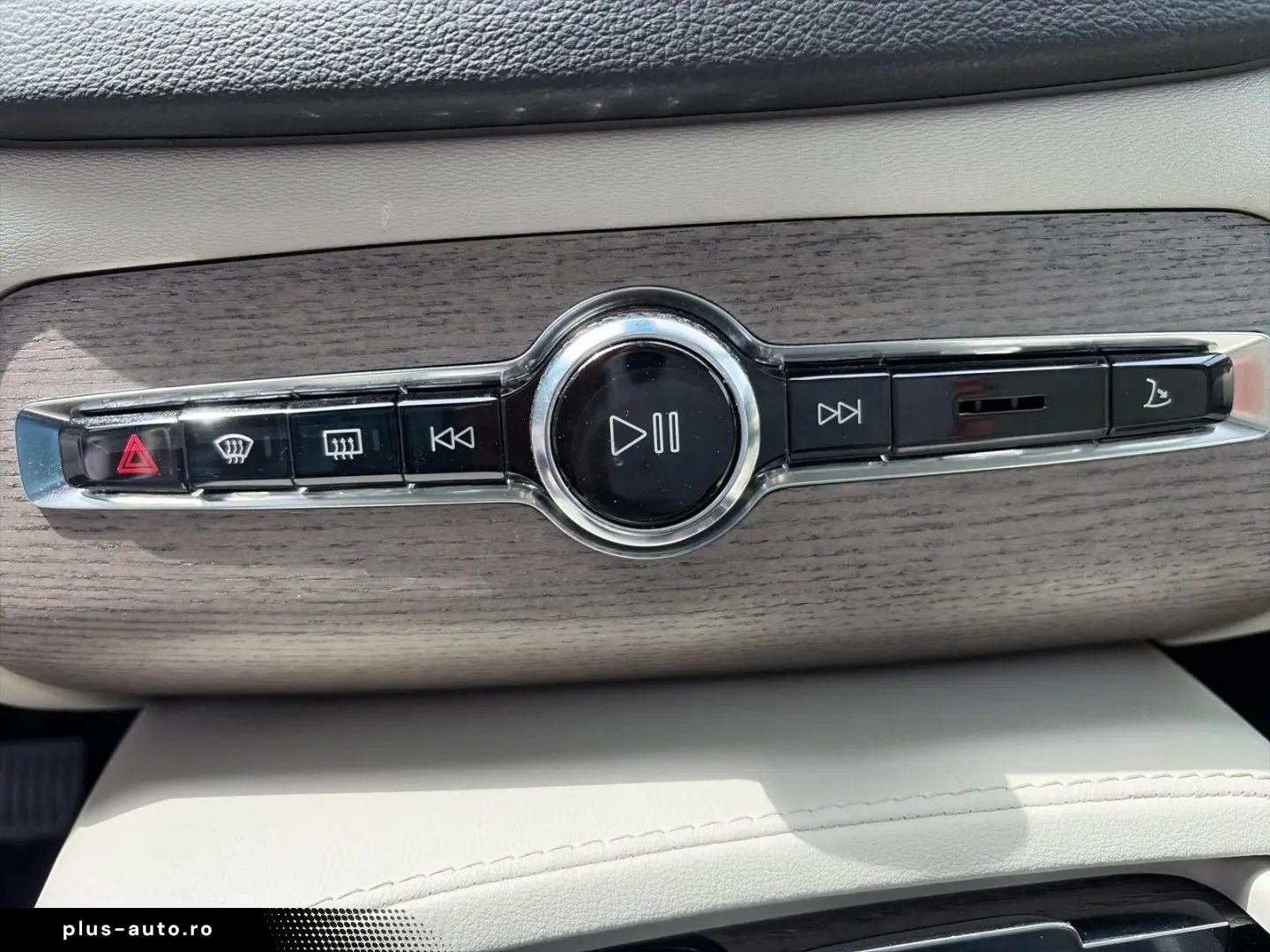 VOLVO XC90 Ultimate Bright Recharge Plug-In Hybrid AWD