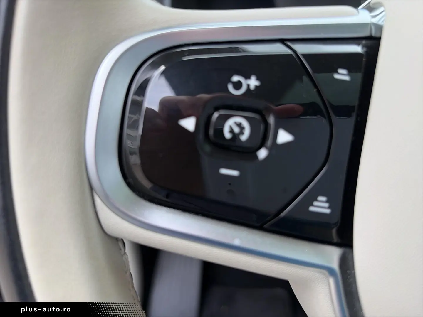 VOLVO XC90 Ultimate Bright Recharge Plug-In Hybrid AWD