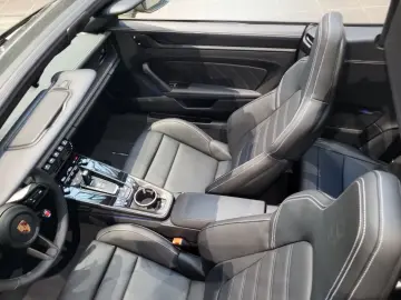Porsche 992 911 Carrera GTS Cabriolet Liftsystem
