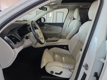 VOLVO XC90 T8 Ultimate Dark Recharge AWD Massage FourC