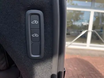 VOLVO XC90 T8 AWD Ultra Dark Auto